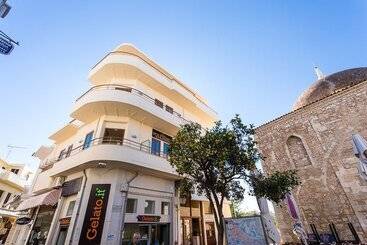 Hôtel Polyxenia Suites