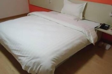 בית מלון כפרי 7 Days Inn