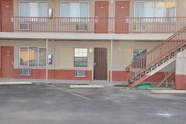 فندق على الطريق Budget Inn