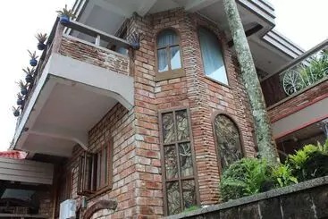 ペンション F8 Inn   Formerly F8 Bed & Breakfast