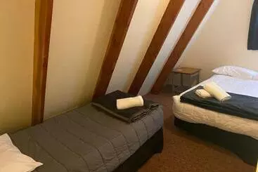 Mountain Chalets Motel