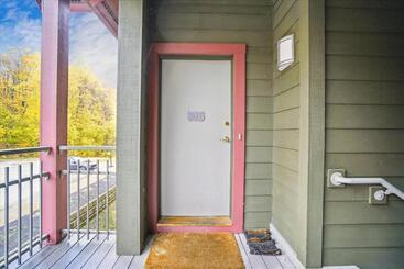 游客公寓 Gorgeous Views, Tastefully Decorated Ski On Ski Off 3 Bedroom Condo, With Sports Center Access Lodge