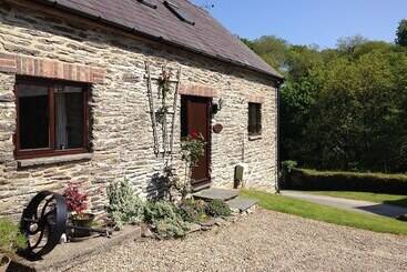 Troedyrhiw Holiday Cottages