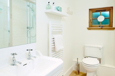 کلبه Garden Suite Edinburgh