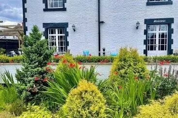 Eagle House  Award Winning B&b And Apartment