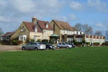 Pike & Eel Hotel And Marina