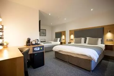 تختخواب و صبحانه All Seasons