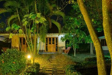 호텔 Monkey House 2