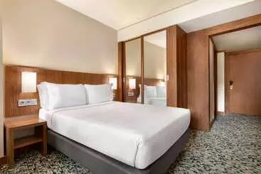 Hotel Ramada By Wyndham Lisbon