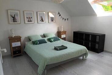 تختخواب و صبحانه L'étable Givernoise