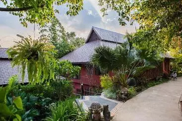 Hotelli Tree Tara Resort