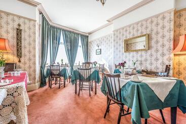 Bed and Breakfast Kenella House