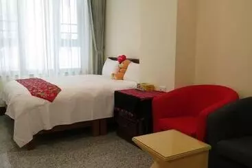 تختخواب و صبحانه Sun Moon Lake Crown Yu