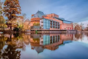 Turistihuoneistot Simpsons Cottage   Grove Road Cottages