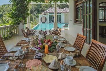 Apartamentos turísticos Beach Front Luxury Villa Hai Leng