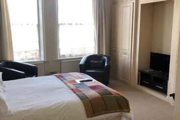 酒店 The Hunt Lodge