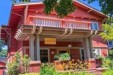 Lady Geneva Bed & Breakfast
