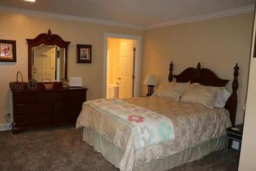 مبيت وإفطار Cedar Grove Inn