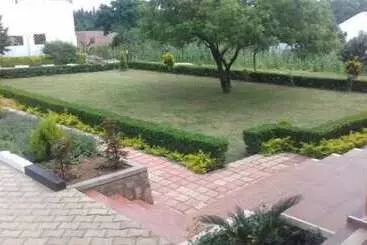 تختخواب و صبحانه Mparo Guest Apartments