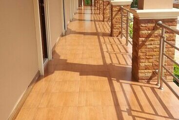 هتل Siri Apartment