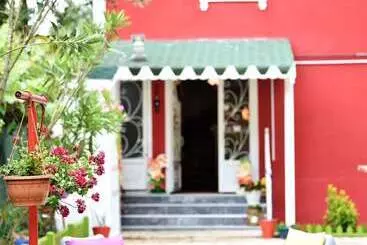 Hotel Sweet Home River