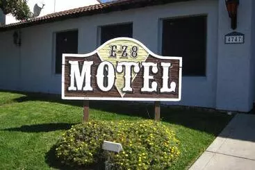 Ez 8 Motel Old Town