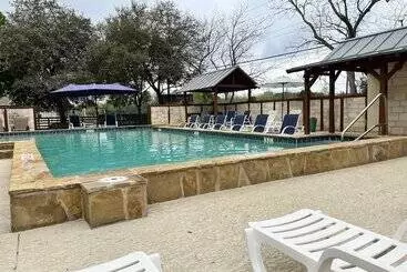 Gruene Cottages