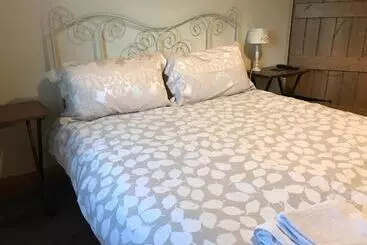 Hostal Rose And Crown At Redmarley