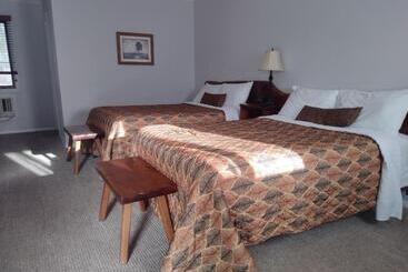 Otel The Lodge At West River