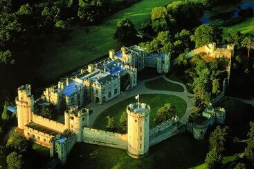 Warwick Castle Hotel And Knight S Village