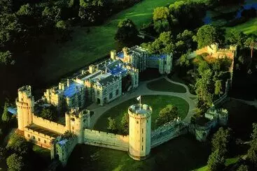 Warwick Castle Hotel And Knight S Village