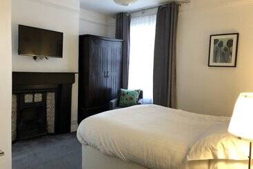 تختخواب و صبحانه Newton House Oxford