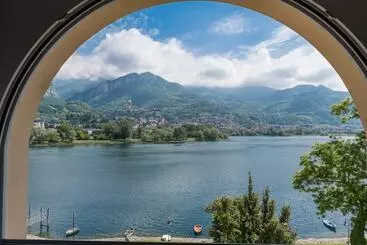 Ostello Bluelake Inn