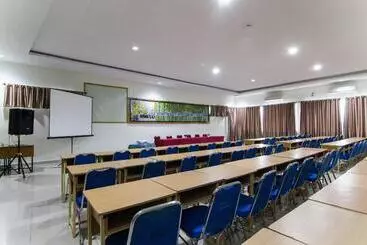 Edotel Amanah Hotel Syariah By Oyo Rooms