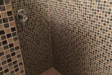 هتل Belize Budget Suites