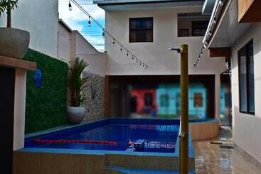 هتل Cabinas Midey