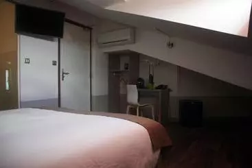 هتل Hôtel Des Amandiers