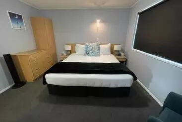 モーテル Hacienda Motor Lodge