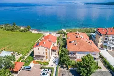 Turistihuoneistot Villa Malin