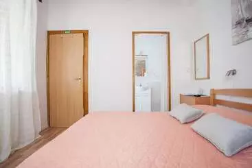 Majatalo Guesthouse Trogir Proto Free Parking