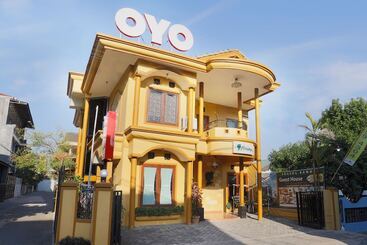 פנסיון Oyo 1072 Kampung Condro Wulan Guesthouse