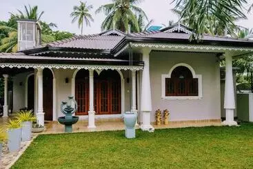 Hostal The Kaktus House At Airport