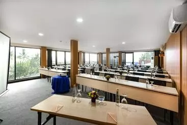 Szálloda Lovina Beach Club & Resort