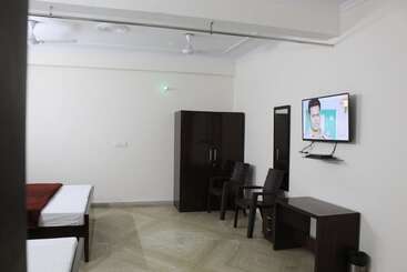 בית מלון כפרי South Delhi Inn