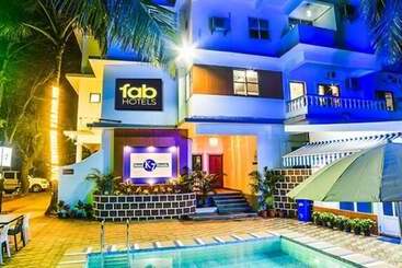 Fabhotel K7 Trends With Pool, Baga Beach