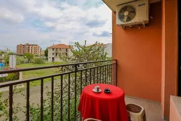 ペンション Family Triple Room In Dafinka Guest House