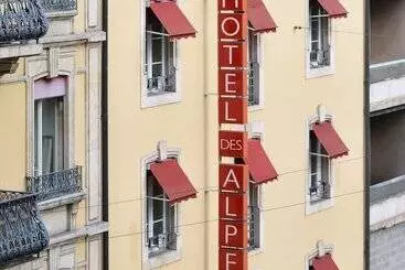 Hotelli Des Alpes