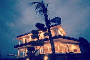 ホテル Atres Sari Resort