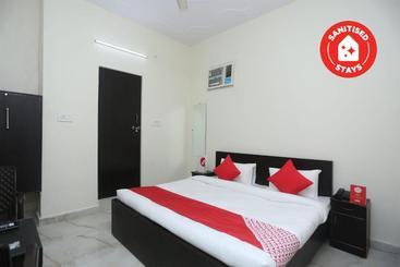 Hotel Maharaja Palace By Oyo Rooms