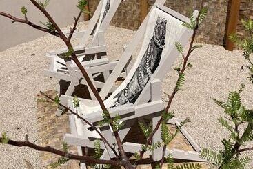 تختخواب و صبحانه The Mantarraya Outpost